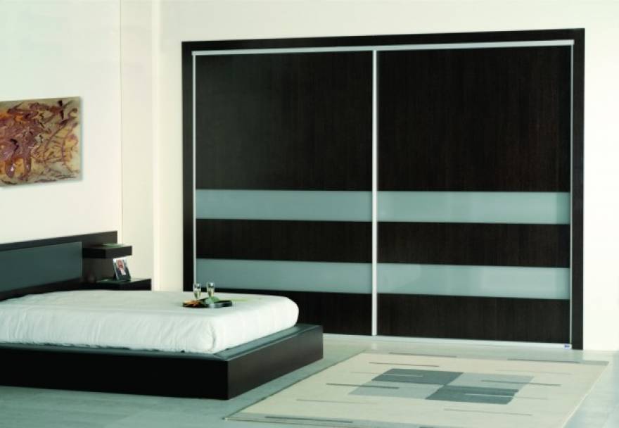 Pose de portes coulissantes sans rail au sol Martigues