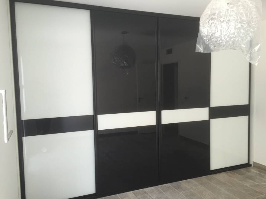 Portes coulissants design en verre laqué