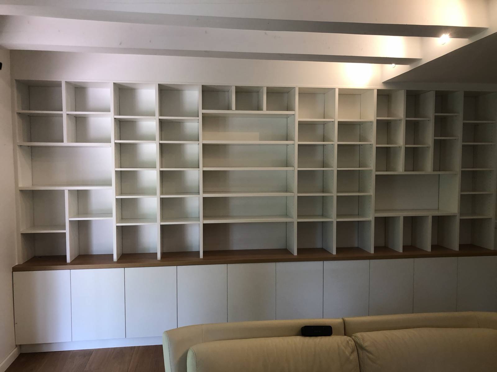 Bibliothèque bicolore à Gardanne