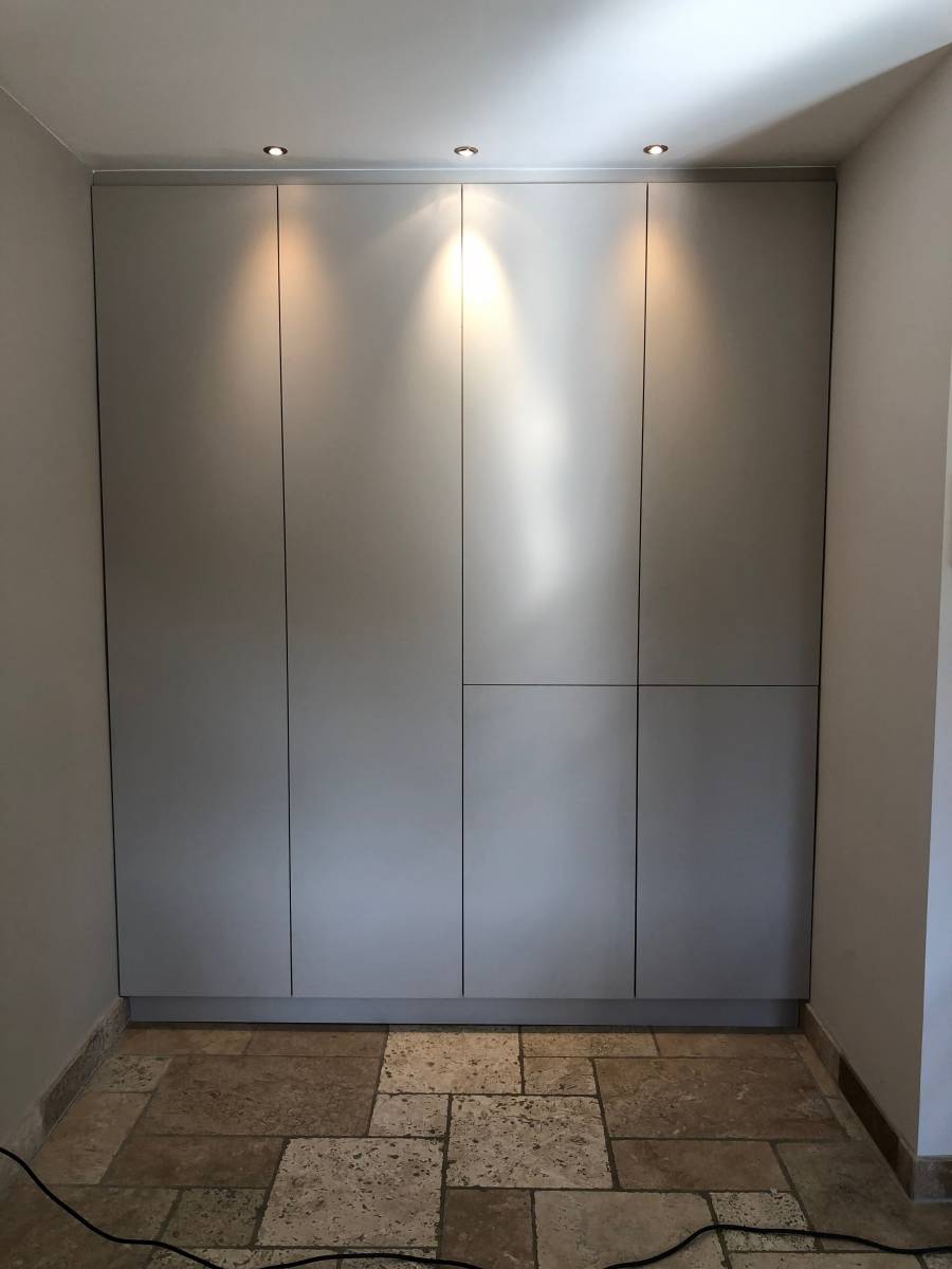 Installation et conception de placards en laqué mat à Rognac
