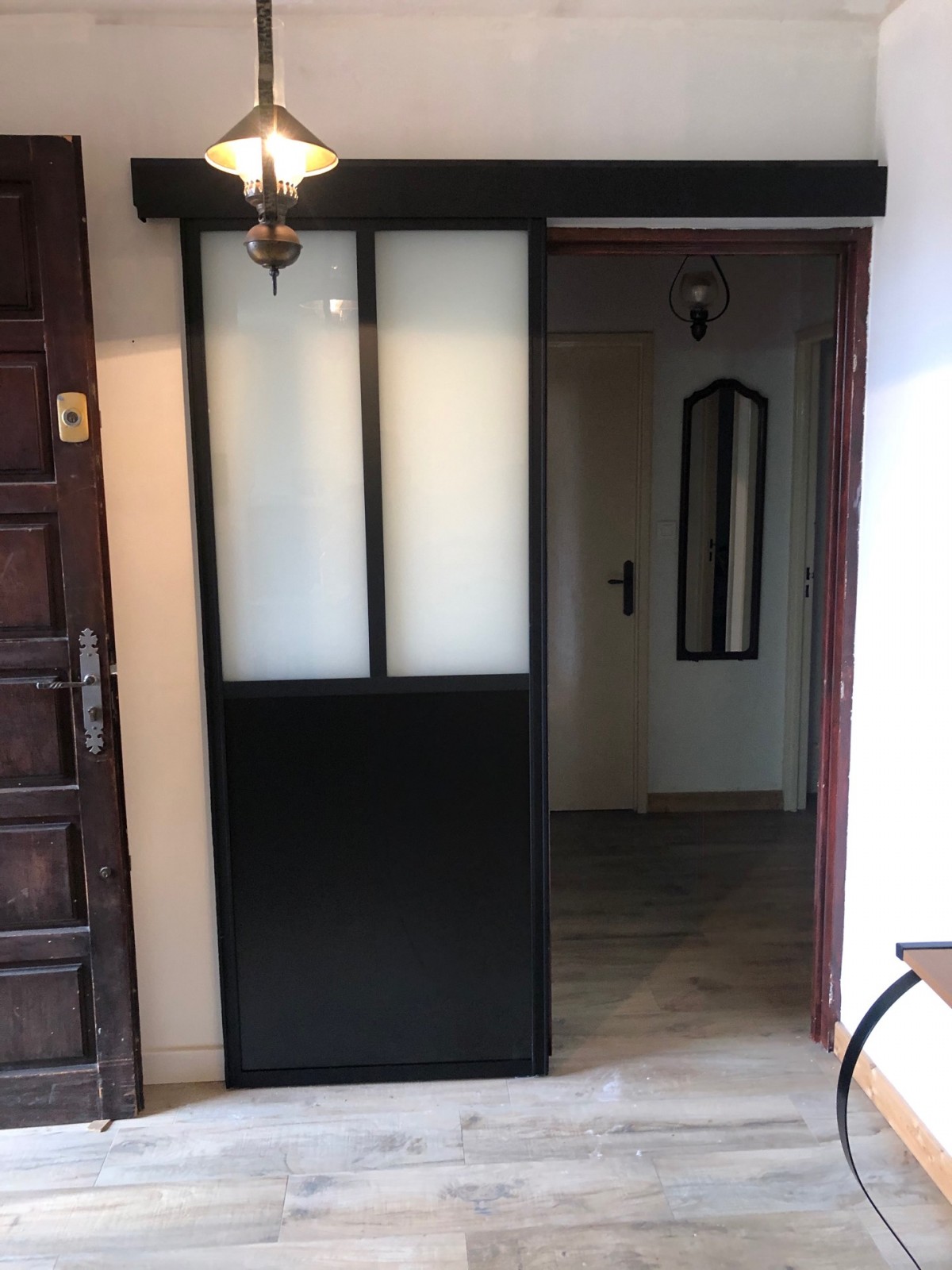 Porte de séparation style verrière aux pennes Mirabeau