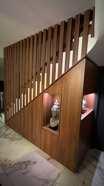Sous-escalier avec claustra