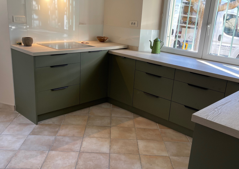 Avant/après d'une cuisine à La Couronne