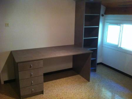Bureau sur mesure avec tiroirs