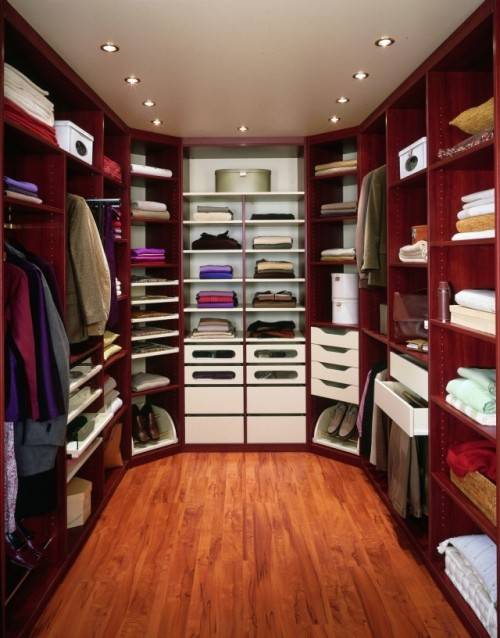 Dressing avec plafond avec spots