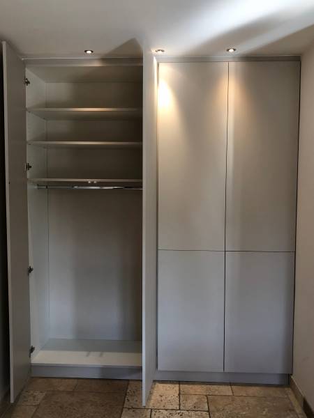 Installation et conception de placards en laqué mat à Rognac