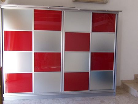 Porte Coulissante  en verre laqué contemporaine pour placard