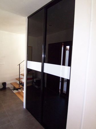 Porte Coulissante  en verre laqué contemporaine pour placard