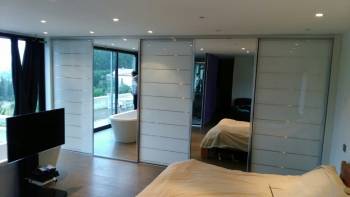 Notre zone d'activité pour ce service Fabrication de placard avec portes en verre laqué ou avec miroir